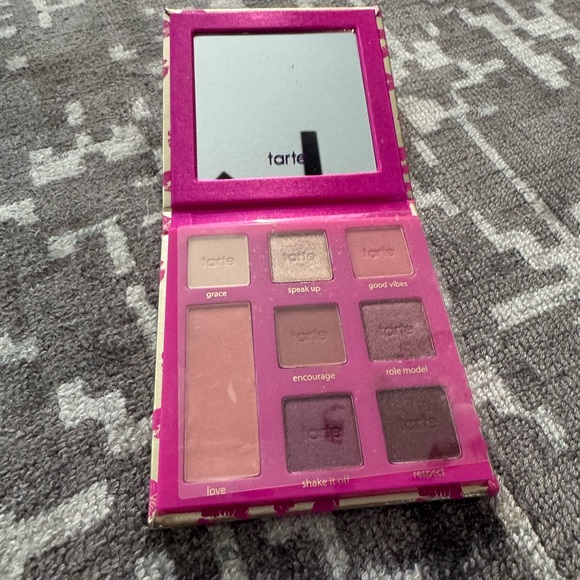 New Tarte Eye and Cheek Palette leave your mark volume II - Picture 5 of 8